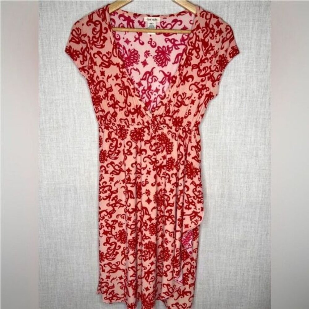 - Love rocks Beautiful red/white floral dress large